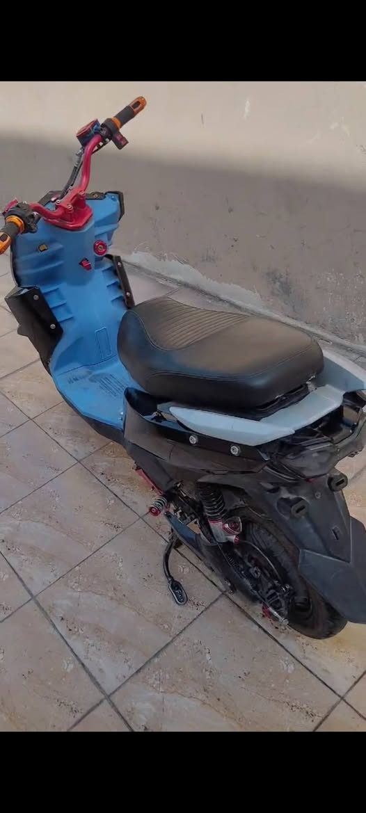 السلام عليكم
دراجه شحن للبيع 

ملف1800

سكنس جبلي 

5بطاريات

سرعه 75

دراجه مستعمله 3اشهر 

السعر 500الف
تواصل ***********
