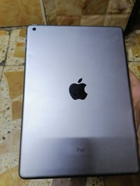 ايباد 6 • نضيف جدا • مبدل شاشة