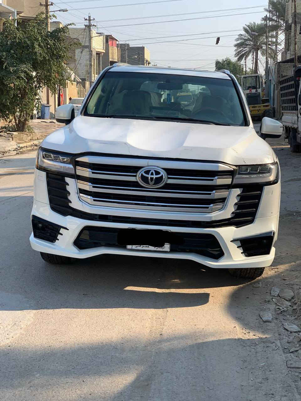 سلام عليكم 
لاندكروزر للبيع 
موديل 2014. محدث موديل 2024 
داخل وخارج تحديث كامل 

رقم بصره مميز كلش حلو 
هزه جديده ما يحتاج تدخل هزه 
فول مواصفات كشنات كهرباء بصمه فتحه 
3/ قطع تبريد تحكمات فول مواصفات 
السياره 
حادثهه جاملغ وبنيد ومصبوغه عام 
مكان السياره بغداد 
السعر 255 وبيهه مجال 
هاذه رقمي للتواصل 
***********
