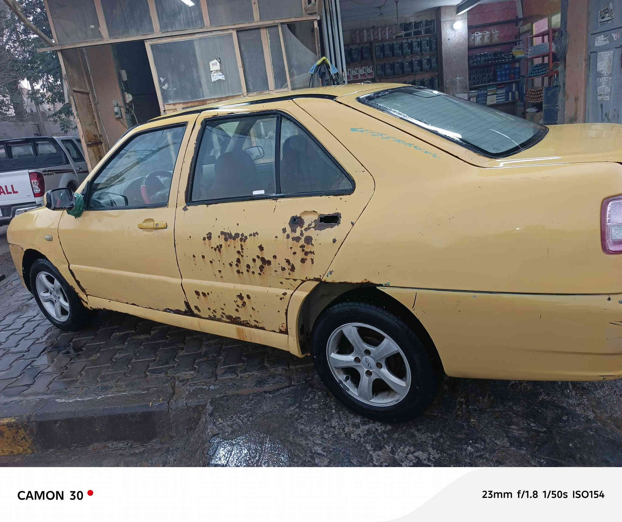 السلام عليكم
شيري كوين ميرال قبق ابيض 

متجاية ومصلحه مكينه بيها رنگات صدر حدادية توني شاده كهربايات جيد جداً كامله مابيها نقص ابلاديه موديل 2016 رقم مثنى راعيهه بالسماوة يريد مداور مباشر بيها خياسات بصيطة 

العنوان الديوانية الحمزة الشرقي 

السعر 23 وبيها مجال عليها هيئه وغرامات ينزلن من السعر 
او مراوس حسب القناعه 

***********
