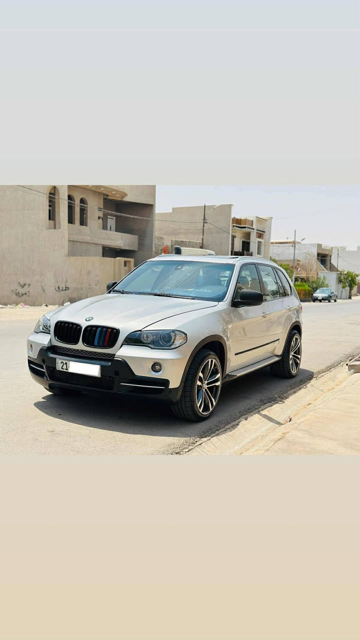 السلام عليكم بي ام اكس فايف
للبيع 2009 سياره جاهزه مابيها اي نقص مكينه 8وكير وحداديه كله جاهز وتخم تاير هزه وسنويه جديد
سياره باسمي 
السعر 130وبيها مجال
***********
سياره متواجد ميسان
