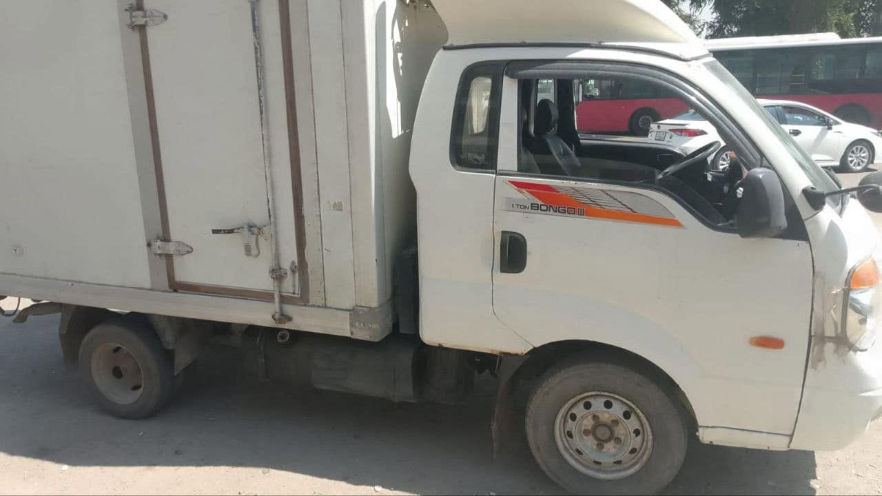 كيا براد تبريد 
محرك ٣٠٠٠ مسكر 
موديل ٢٠١٠ ثلاث حلقات 
 رقم انكليزي مشروع وطني هزة جديدة باسمي
ب١١٣ و بيها مجال تشوفها بيك خير و تدلل 
مكانها بغداد للتواصل 
***********
