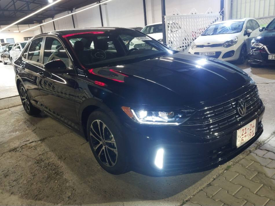 VW JETTA SE 2024
فولكسواكن جيتا 2024 
⚙️ محرك 4 سلندر 1.5L توربو 
فول عدا سلايت
◽نظام دخول ذكي 
◽كشنات تدفئة.
◽كشنات جلد 
◽كشن كهرباء 
◽نظام تحذير مغادرة المسار 
◽نظام محافظة ع المسار 
◽نظام نقطة عمياء 
◽نظام تنبيه حركة المرور الخلفية 
◽فرملة طوارئ تلقائية 
ماشية 39 ألف فقط ✅
حادثها جامرلغ واحد فقط
بدون دواخل..بدون ايرباك 
بجم كبس..حتى دعامية بلادي 
والجامرلغ بلادي موجود تكدر اتعدله 
وهلال خلفي صبغ امريكا..
مكان السيارة كركوك 
السعر 14200💲 
***********
