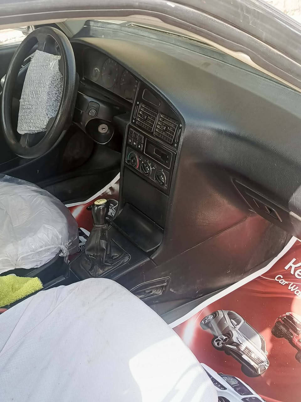 السلام عليكم
سيارة بيجو للبيع السيارة نظيفة وما بيهة ضربة تخم تاير محرك مكفول صدر جديد
مشط جديد دبلات جدد خلفية 
موديل 2009
سيارة بأسمي مكاني بغداد عويريج قرب علوة الرشيد 
السعر 35 
للتواصل ***********
