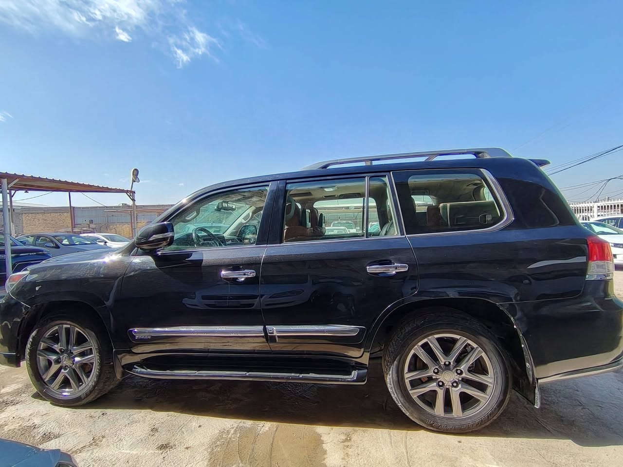 سلام عليكم لكزز 2013

 ماشيه ٢٤٤
سونار بلصور
 مكينه كير حداديه تبريد تخم
 تاير مكاني الديوانية
تباع بلقصد اومراوس
***********
