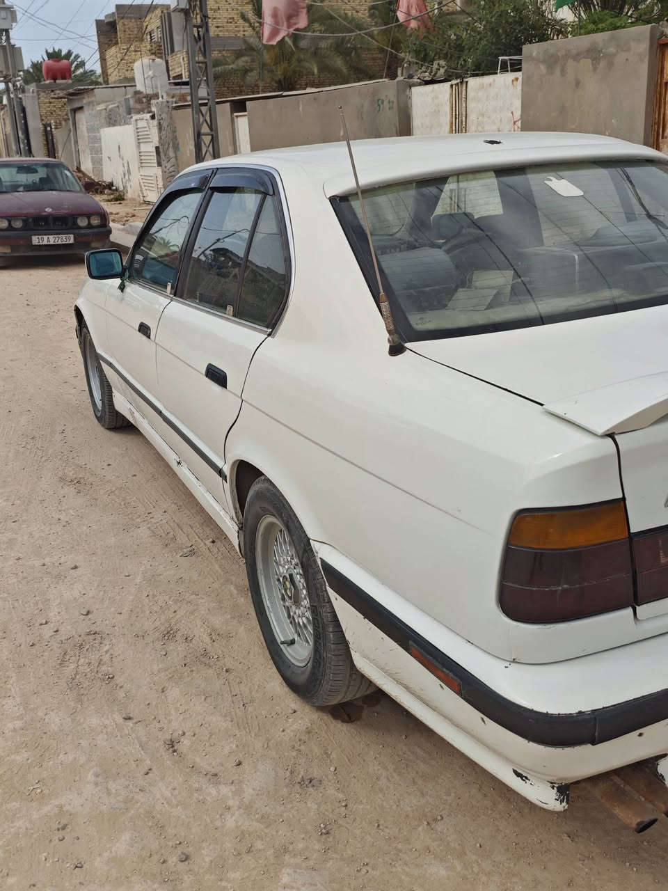 السلام عليكم.
520 مديل 1991كير عادي بيها مكينه 25 مسكر عدل ايرفلو ستوني مشتري حاويه بيه تخم تاير نضيف  تبريد ثلج سنتر لك شغال كامل  السياره جاهزه بسمي مكانه ديوانيه السعر 38
***********
