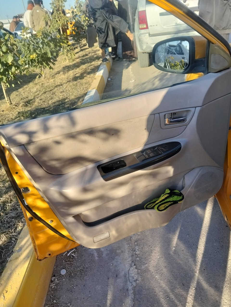 السلام عليكم جلي موبل للبيع مديل 2013 مكينه بلاديه ومكفوله من الضربه بيه بس بارد بصفحه السايق والحداديه خير من الله وباقي التفاصيل اتصال على الرقم *********** السعر 39
