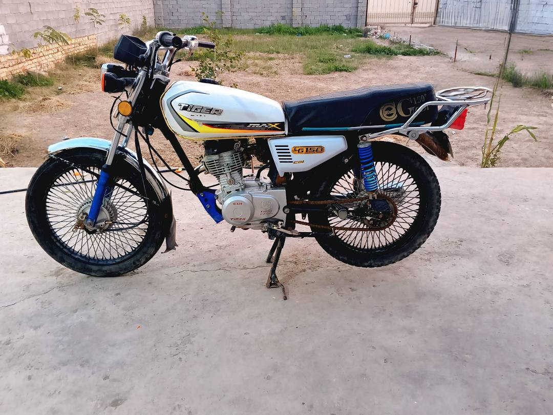 سلام عليكم إخوان إيراني 4 كير موديل 21 دراجة ما نقصهة شي مكفولى كفالى عامة شرط تاخذهة شلعة ومعدل سعر 400 وبيهة مجال حك الجية مكاني بغداد الشعلة رقمي واتساب متواجد  *********** بغداد, العراق
