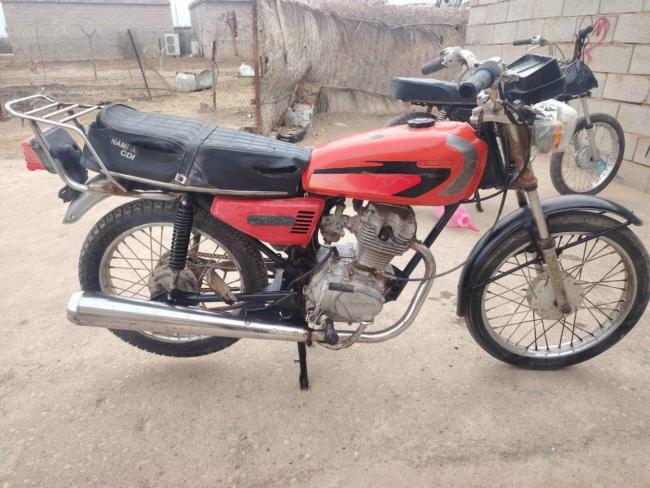 السلام عليكم دراجة ايرانيه للبيع تخم تاير عينه لايت كله شغال شغاله انكر وطلع جاهزه مكفوله شاصي ومكينه وكيل سيد حيدر اوراق اصولي كامله موديل 2017 مكاني كحلائ شراي يتصل *********** سعر 475 الف
