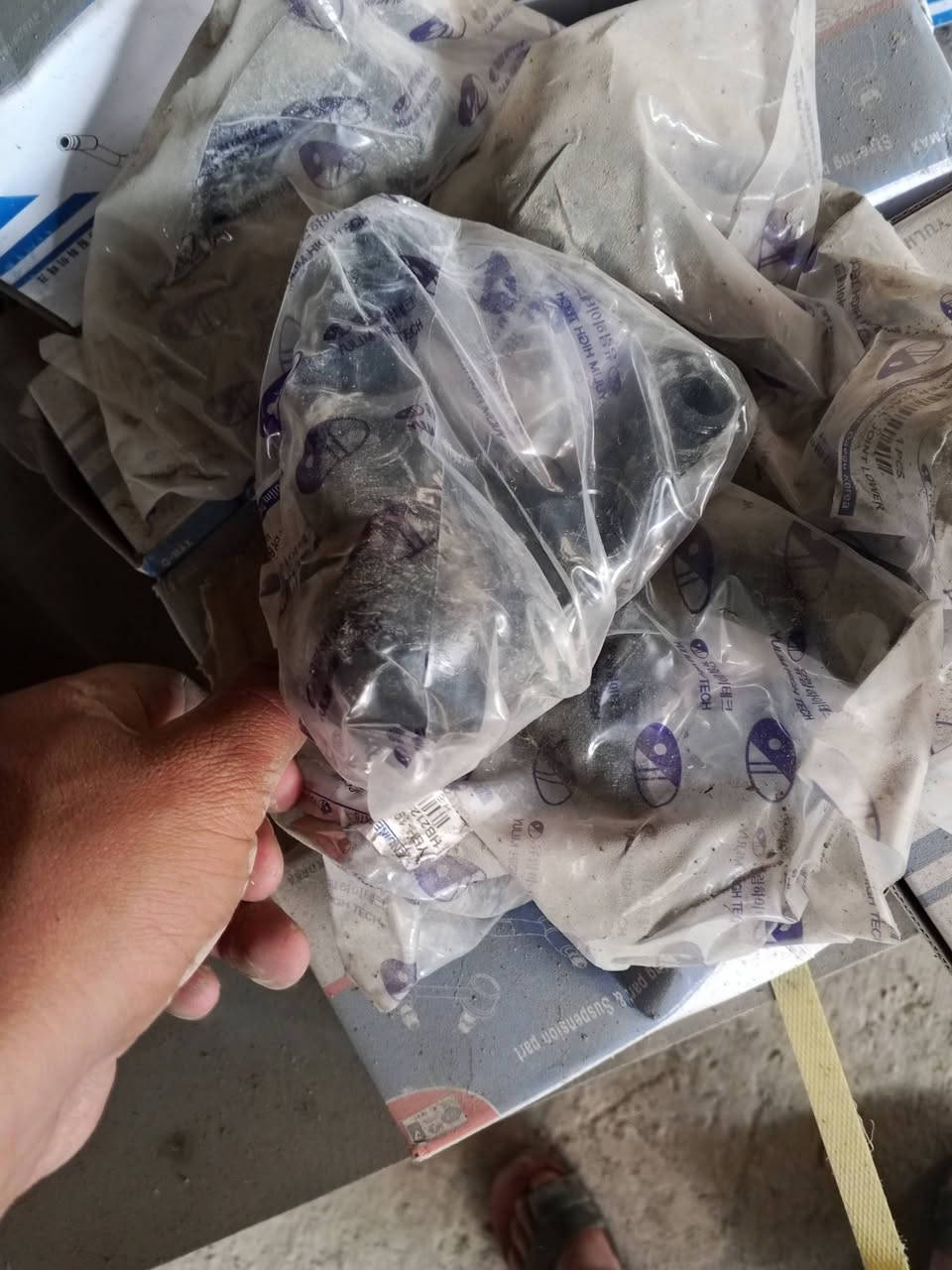 غراض كالوبر حاويه
مجمع جمال السلطاني الحمزه الغربي 

***********

‏‪***********‬‏
