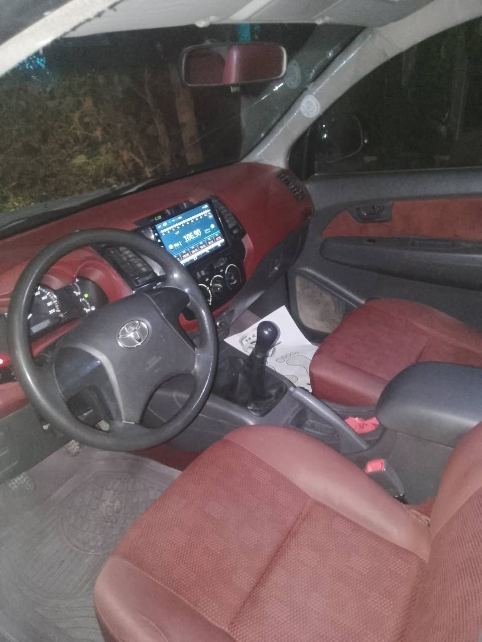 تويتاهايلوكس موديل2012سيارة مكفول سنة وية جديد2029 رقم سليمانية ماشي 220 مابي أى نقص بالشرط تحويل وغرامة مكان كلار سعر 178ورقه  رقم تلفون ***********
