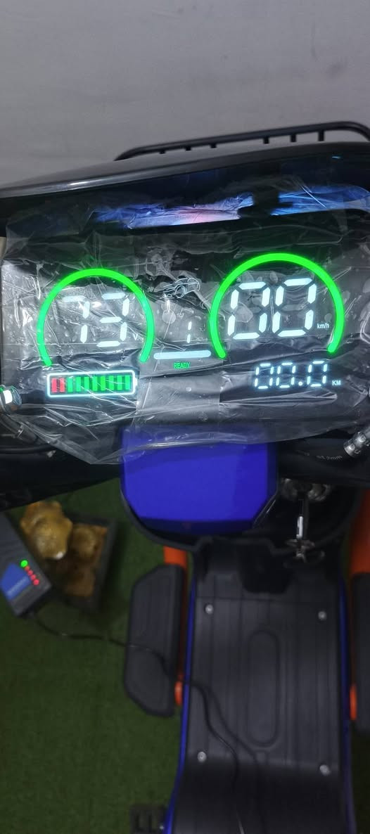 سلام عليكم مرخصت ادمن يالله عندي دراجه شحن اسمههX900 صارلهه  ٤ايام عندي دراجه لوك جديده ويل كب ديسكات خلفي امامي لايت زنون 65فولت سرعته 100 اربع نمر  5باطاريات سعره نهايي  600  مكان سماوة العصافير رقمي ***********
