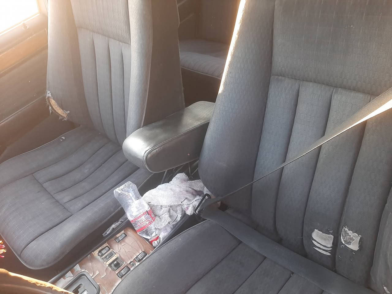 السلام عليكم
مارسيدس موديل ١٩٨٧ مكينة بلادي تخم تاير جديد 
السعر ٥٠ $ للإستفسار اتصل ***********
مكانه بغداد
