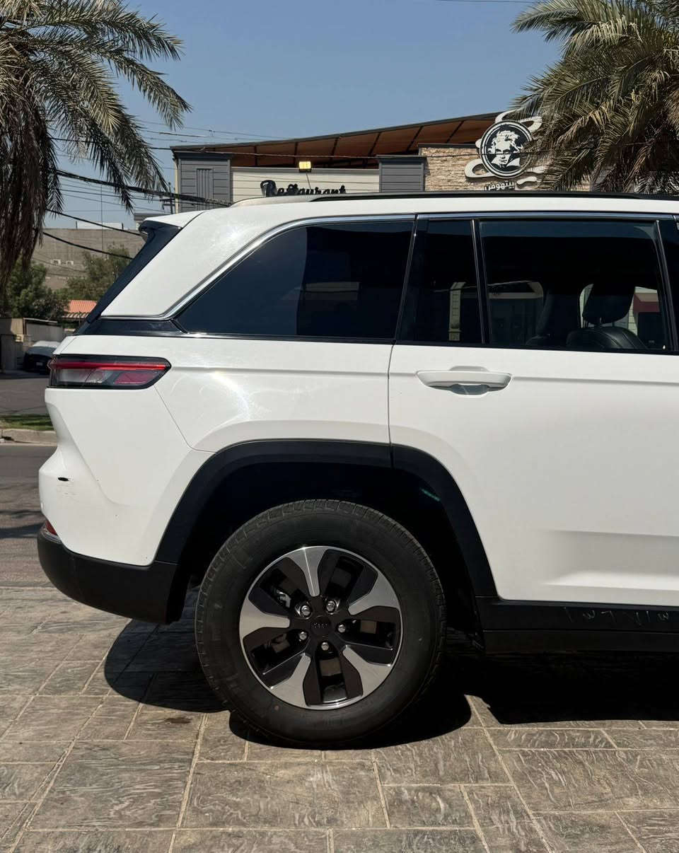 بيع مستعجل موديل ٢٤  موجوده بغداد الشراي يتصل *********** السعر ٢٣ $ قفل
