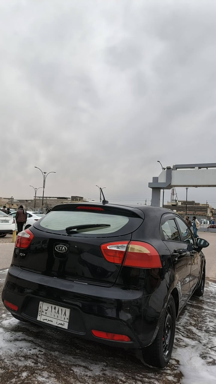 كيا ريو هاتشباك مضلع 2012 امريكي
السلام عليكم
‎كيا ريو هاتشباك اسود 2012-13
السنوية باسمي تتنهي بشهر الرابع
‎المكينة 1600 GDI 
‎السعر 68 ورقة
‎السيارة ماشية 233,000
‎المكينة نظيفة وما مبدلة 👍
‎دعامية جديدة مشتريها بس خام ماصابغها وغراضها كامله غطاء بدنه ورواسط كلهن موجودات ماشادهن
‎الانارة زنون عالي ناصي 🔥
‎بيها كامرها خلفية وشاشة حديثة👍
‎بيه نظام لد ملون على الدشبول تحكم من التلفون 👍
‎الراديتر جديد ونظيف👍
‎المكينة بلادية ومابيها مشاكل 👍
‎الكير 6 نمر اوتوماتيك👍
‎بلكات جديدة👍
‎نوزلات جديدة👍
‎جويتر نظيف👍
‎ماء رديتر احمر👍
‎الحدادية جديدة وجاهزة👍
‎الاطارات جيدة جاهزة👍
‎اطاره سبير جيد وجاهز👍
‎ربلات البيبان جديدة وعزل كامل 👍
‎بيها بردات مظلله
‎الكير بلادي بس يحتاج تغيير هيدروليك صارله ٤٠ كيلو ما مبدلة
‎التبريد غاز كامل وبارد وكلشي جديد فقط يفصل بالدوس بسبب حساس او اصبع 
‎الويلات رنغ اسود وبيه كب كروم👍
‎مشتغل بيهت جك انجن فقط بسبب شايل حساسات كزوز
‎البدي بيه ضربات وبيه معجون لان جانت عد دكتورة بس مابيها ضربة قوية ولا ايرباك
‎الضربات بالجاملغ الايمن والايسر شبر وبين الباب الايسر الامامي والخلفي اكو ضربة شبرين ممعجنة ومصبوغه
‎الجاملغ الايمن من جوه مكسور بسبب طايح بحفره ومصلح جاهز
‎
‎
‎
‎


**إذا كنت صاحب هذا الإعلان وتريد حذفه لأي سبب، رجاءا أرسل رسالة إلى الدعم الفني**
