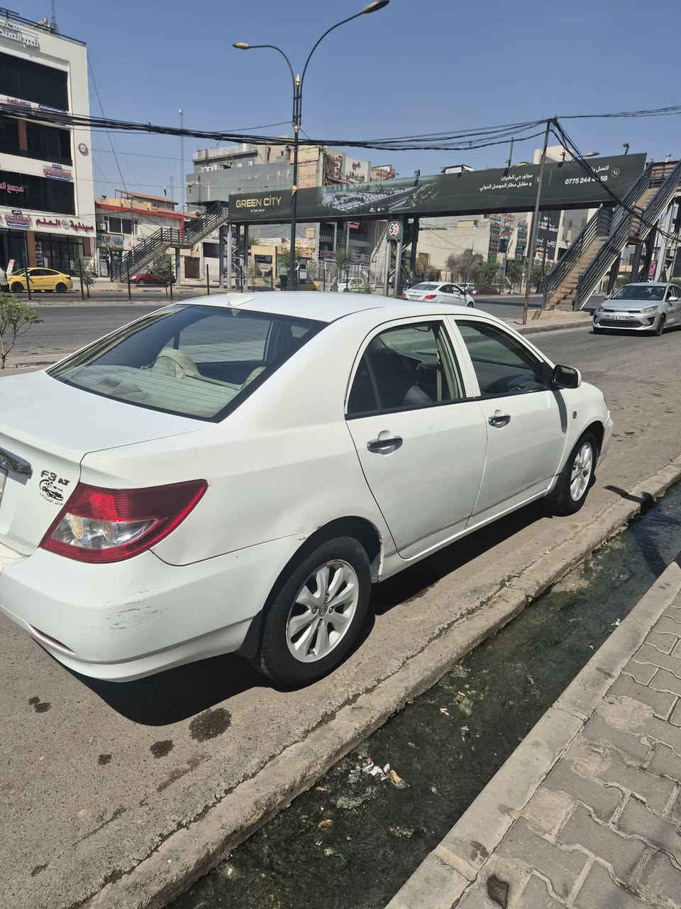 BYD   F3 2013
للبيع بدون صبغ فقط تقحيل البنيد والسقف
ماشية196 ألف KM حقيقي وتبريد شغال
للاستفسار***********
