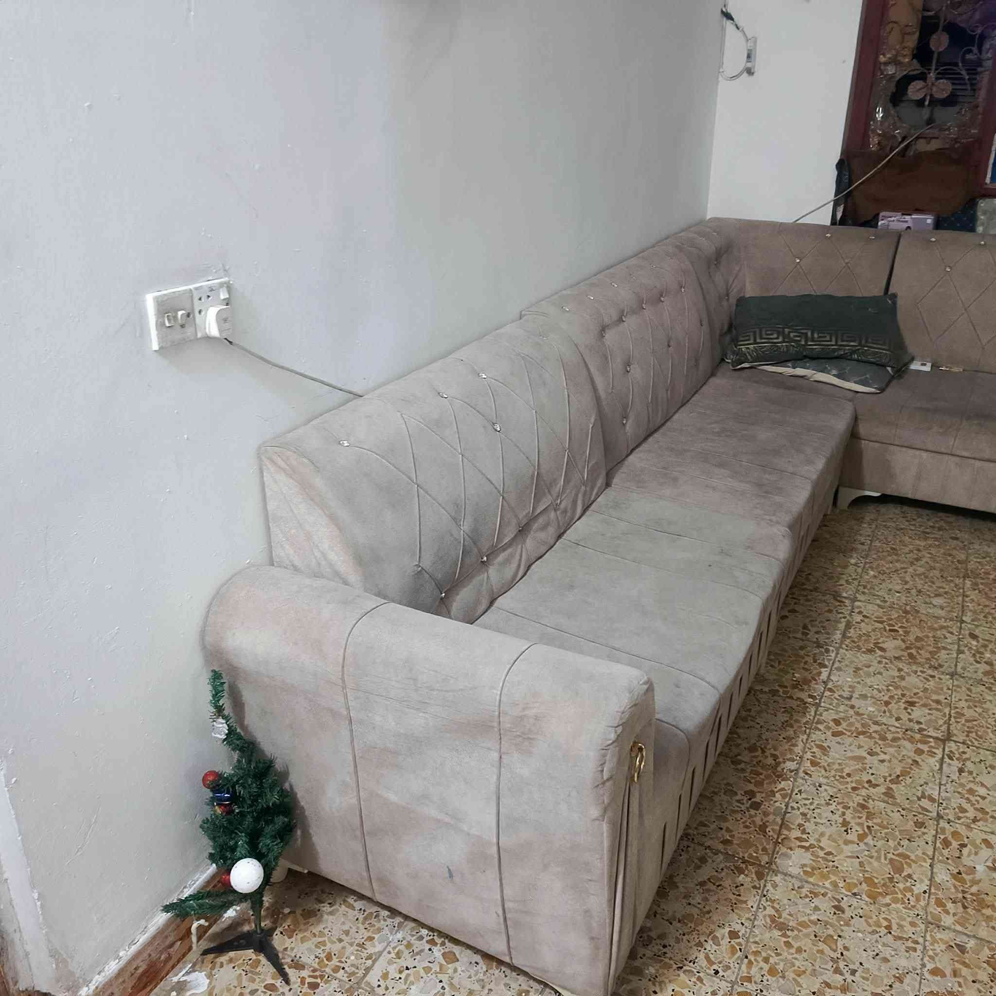 #للبيع تخم عشر مقاعد بي كسر  سعره ١٨٠ بي مجال شوي
وهاي اربع طبلات ٣ صغار وحده جبيره سعرهن ٥٥ 
عنوان الدوره لمهديه ثانيه


**إذا كنت صاحب هذا الإعلان وتريد حذفه لأي سبب، رجاءا أرسل رسالة إلى الدعم الفني**
