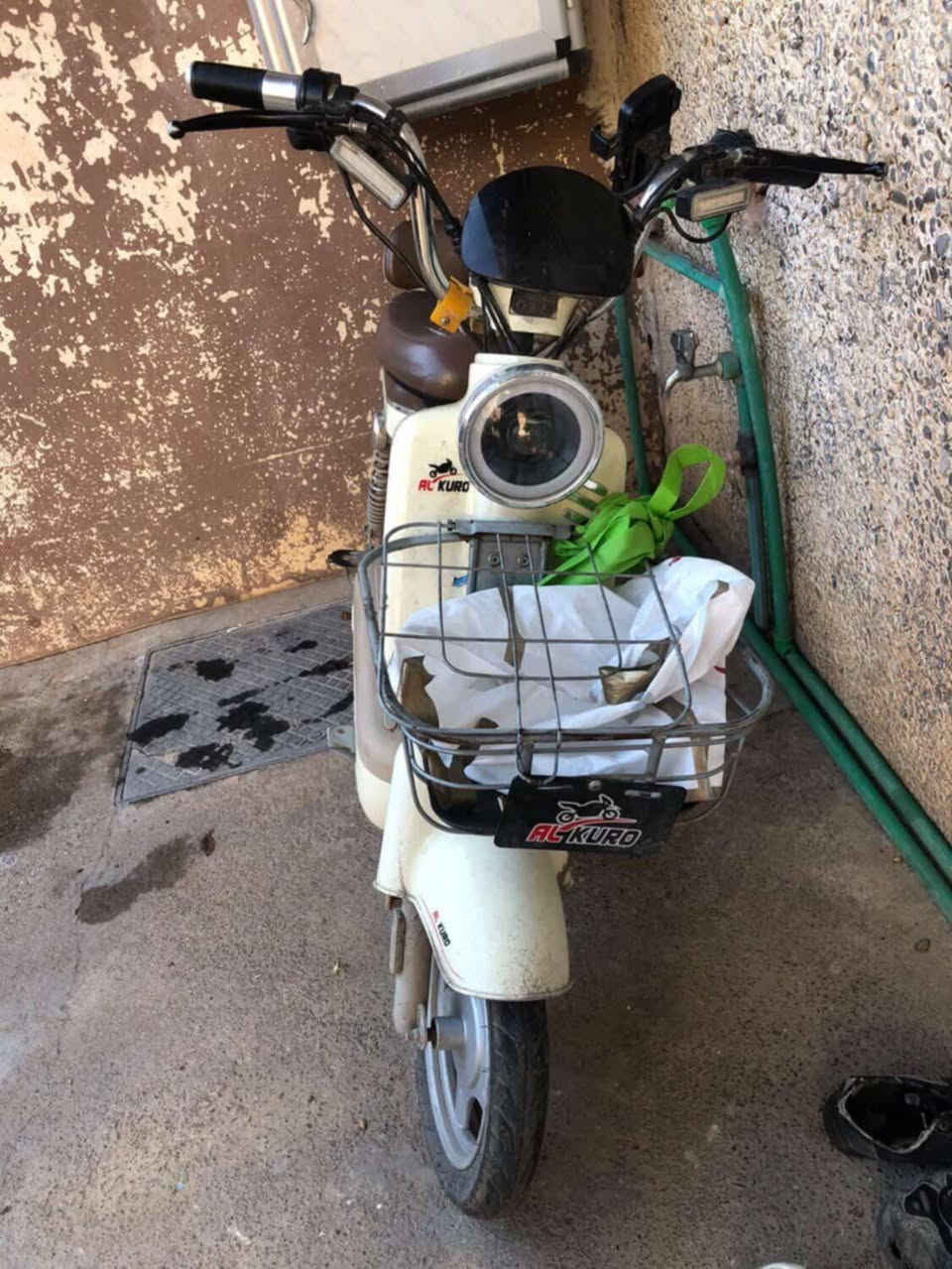 ماطور حجم 14 
بطاريات جدد شرط 
ملف شرط 
عقل شرط 
بس بي نواقص بسيطه مثل إشارة يسار وبيدار 
والباقي كله شرط 
السعر 145 وبي مجال 
المكان التاميم قرب حمام التاميم


**إذا كنت صاحب هذا الإعلان وتريد حذفه لأي سبب، رجاءا أرسل رسالة إلى الدعم الفني**