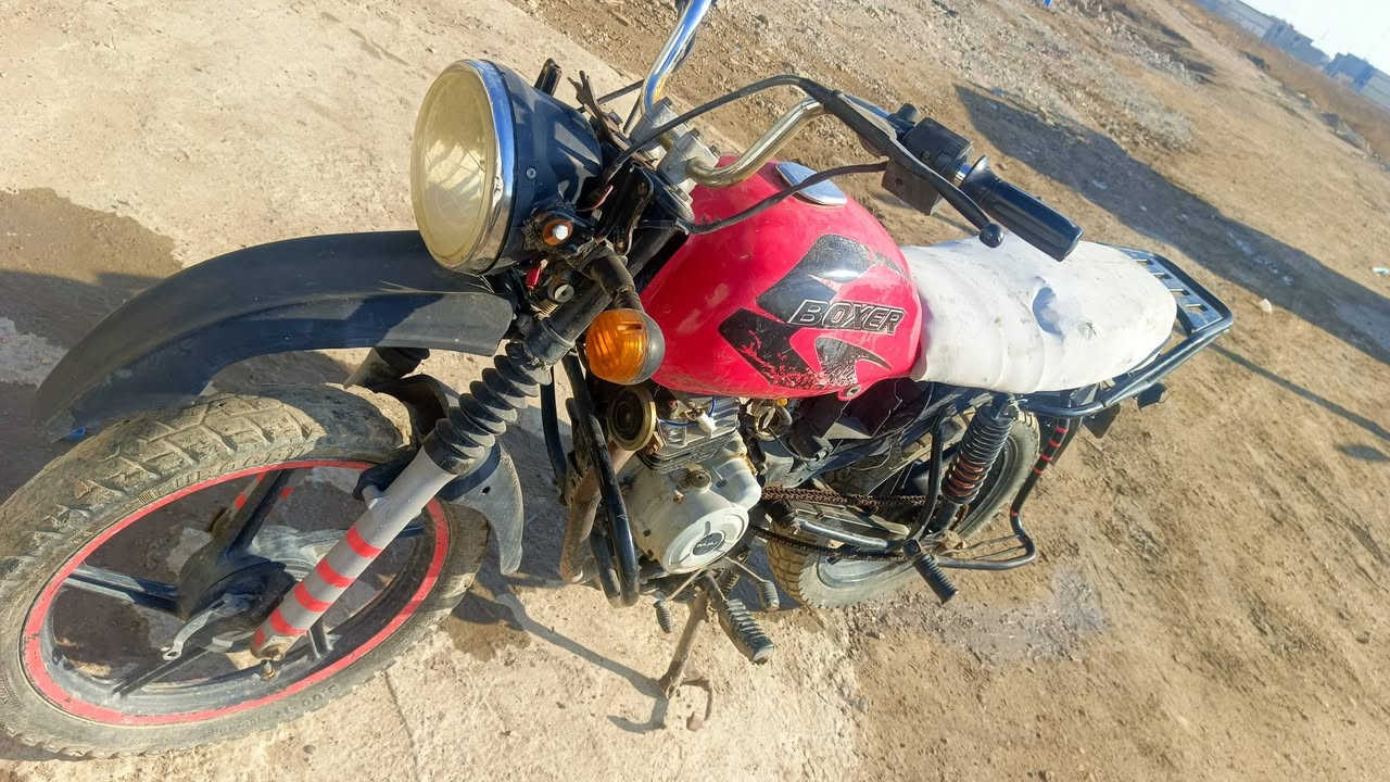 سلام عليكم بوكسر كلاسيك 4كير ...للبيع 
أوراق مابيهه 
مكفوله من السرقه 

دراجه يرادله ترتيب..كفرات...جوزه...كفر امامي للمصاده.. إذا تريد كشن 
تشتغل على الهندر...
‏‪***********‬‏
مكاني بغداد شعله صابيات
