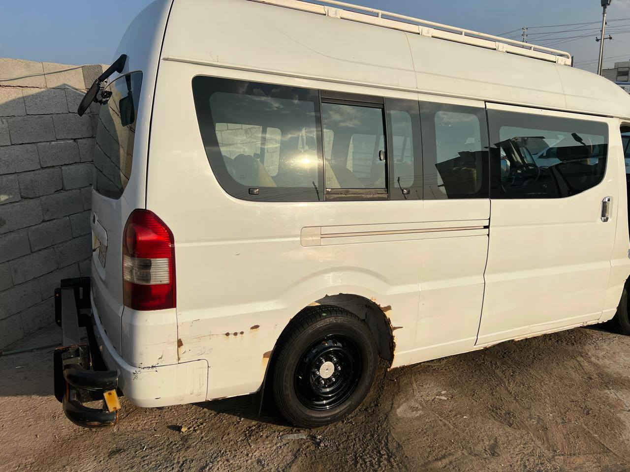 سلام عليكم شيري 2013طالعه 2018 البيع فقط سياره حره مكينه ففيتي 3000 بيه خيط بخار كهربائيات كله شغاله تحويرت المكينه بل نجف محوره حداد قبل 10ايام نافضه كله من طول لطول السعر 90 رقم الهاتف ***********مكان السياره البصره الزبير
