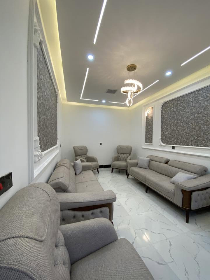 🏠اعلان اعلان
دار للبيع
موقع مميز
~~~~~~~~~~~
📄طابو ملك صرف
🧱بناء درجه اولى
الاثاث هديه مع الدار
~~~~~~~~~~~
سقف مغربي ✔️
واجهة فلين✔️
نظام تبريد مركزي✔️

~~~~~~~~~~~~
راحه بال✔️
استقرار✔️
هدوء✔️
~~~~~~~~~~~~
📐المساحه:-100م
📐الواجهة :-5م
~~~~~~~~~~~
📍الموقع :حي العدن
قرب جامع مصطفى الحبيب 
~~~~~~~~~~~
💸السعر :-علق ب(تم) يوصلك السعر مناسب 
~~~~~~~~~~~
الطابق الاول  يحتوي:-
استقبال 
مطبخ +غرفه نوم+هول +صحيات
~~~~~~~~~~~
الطابق الثاني يحتوي على:-
هول +صحيات +غرفتين نوم
~~~~~~~~~~~
للاستفسار اكثر الاتصال على
***********📱
~~~~~~~~~~~
نستقبل جميع العروض 
🏠السكنيه  🏛️التجاريه
