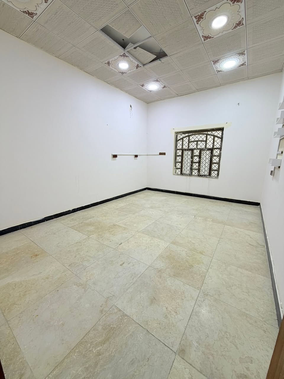 🔶(شقه طابق اول للايجار)🏡✅//موقع تجاري //
🔹(الموقع الطويسه قرب شارع مركز الرباط وقرب مطعم باربكيو)

🔸(تحتوي على/ غرفتين منام/ صاله/ديوانيه/ مطبخ / صحيات / مخزن /صطح )

✔️✔️ المساحة (120) متر//تقع على شارع (20) متر //

 // سعر الاجار (مليون)//تصلح لشركات او المكاتب //

🔻(عنوان شركة الجوادين للاستثمار العقاري )
 ( /الجنينه /نهاية /شارع المصلحه / قرب سوق الجبيلة ) 

//لطلب والاستفسار الاتصال على الارقام لتالي//

واتساب +اتصال ***********
واتساب + اتصال ***********
