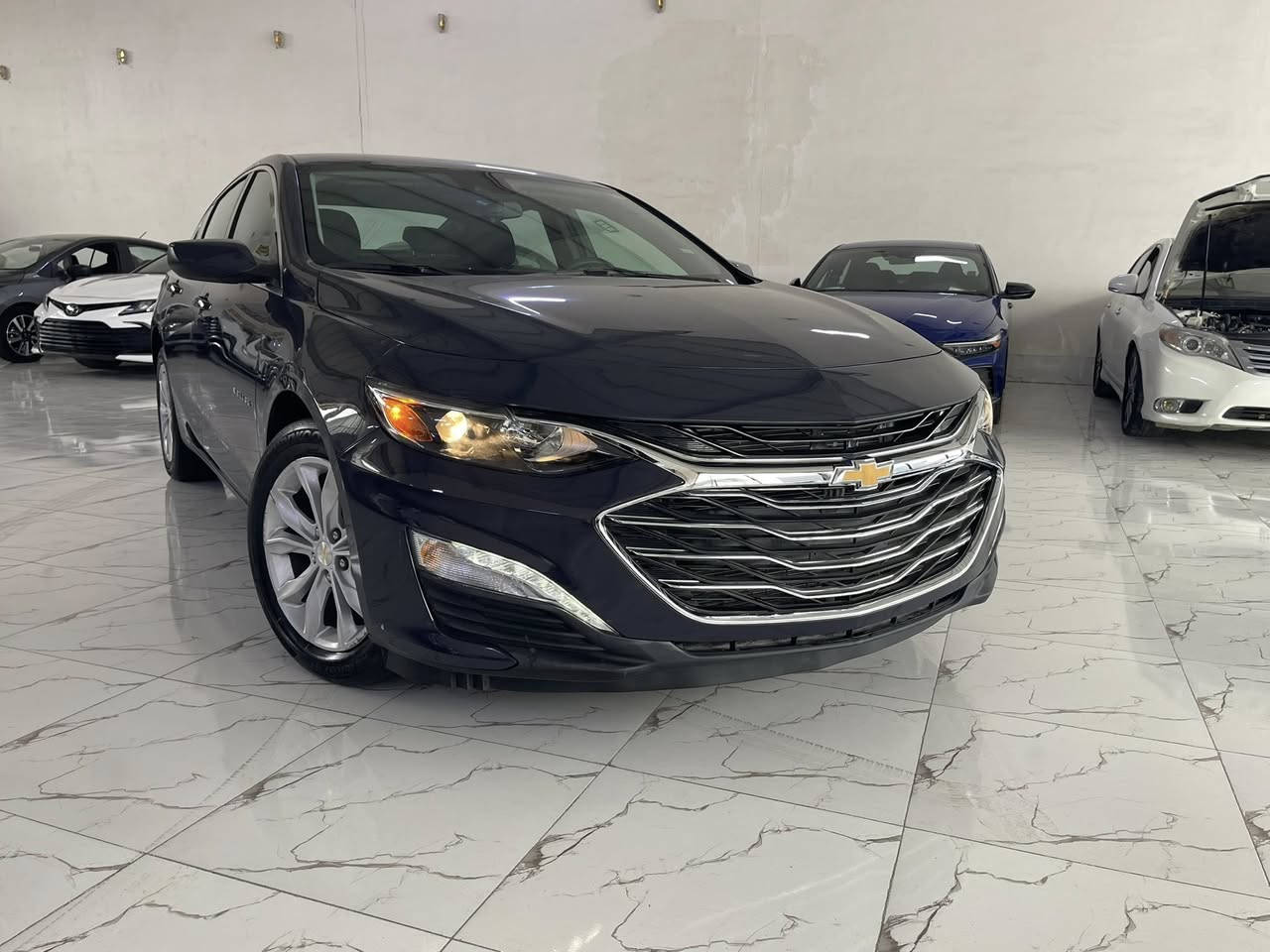 للبيع ماليبو موديل 2025 سياره ماشيه 18 الف  مواصفات LT سياره حادثه كولش بصيط. حافت بونت بدون دواخل  شرط لايت  تخم راديتر مروحه كوله شركه بلادي  او ايرباك برده او استيران طاك راجع سستم. موجوده في اربيل. سياره رقم كاتي  بعده او بيه صفحه كلير بدون دواخل  شرط فحص سونر كير محرك رادار حجر اكزوز كوله كير محرك  ابشرط سعر 123$. او بيه مجال بصيط   
*********** وتساب 
***********
