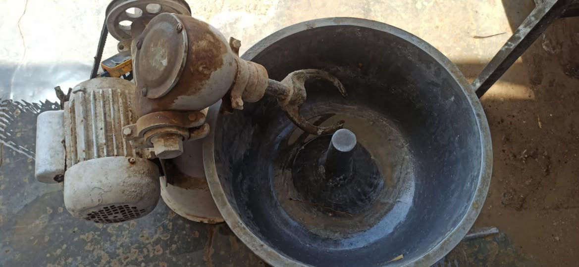 السلام عليكم
أغراض مطعم للبيع  مكانهم بالحله 
 أسعار مناسبه ان شاء الله ***********
