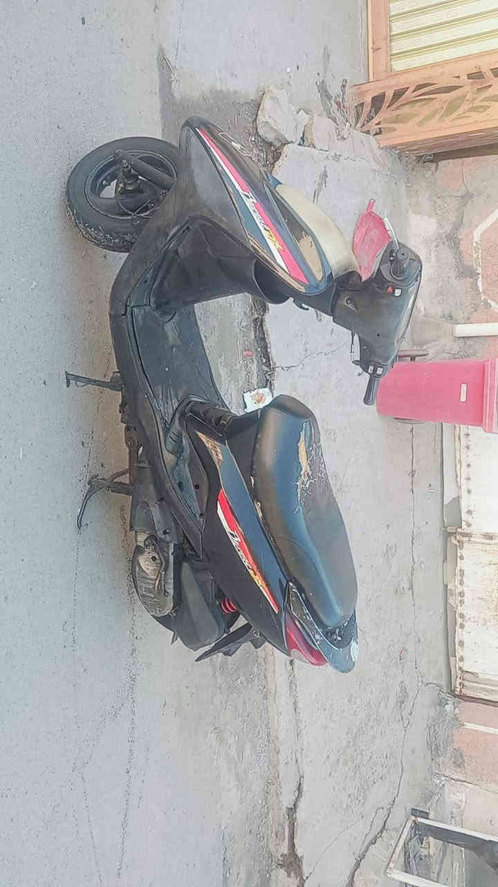 السلام عليكم
دراجه بريز لايت ناصي للبيع 
دراجه اي نقص مابيها شغاله سلف وهندر 
كهربائيات كلها شغاله  
نقصها قفل جنطه بس
تجي تكلب تشوف تقتنع وتأخذ
مكاني بغداد الشعب الجمعيات قرب ساحه مصطفى الوحش
رقم 
***********
متواجد خاص واتساب ورقم
السعر ٥٥٠ وبيها مجال بسيط
