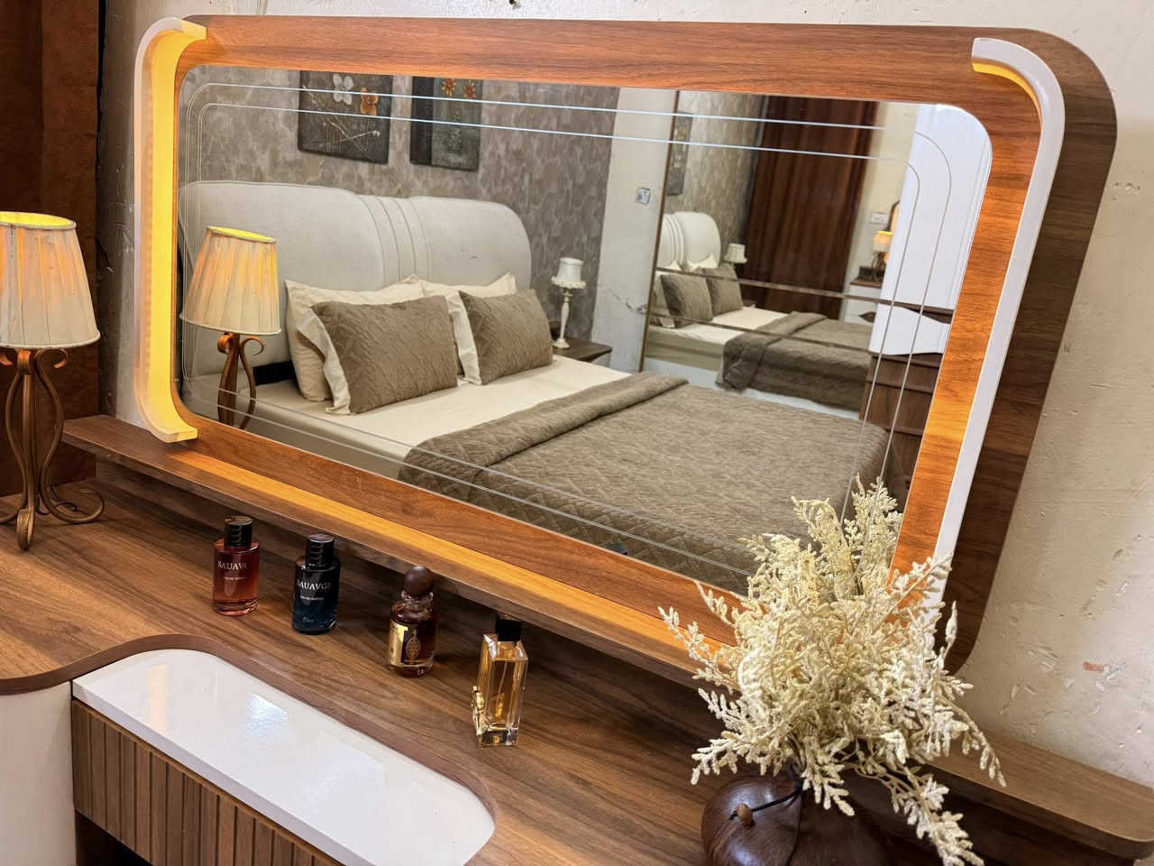 غرفة تركي الاصلي صبغ حراري مجرات هايدروليك ٨قطع مابيهه اي ضرر سعرهه ٨٥٠ للاستفسار ***********
