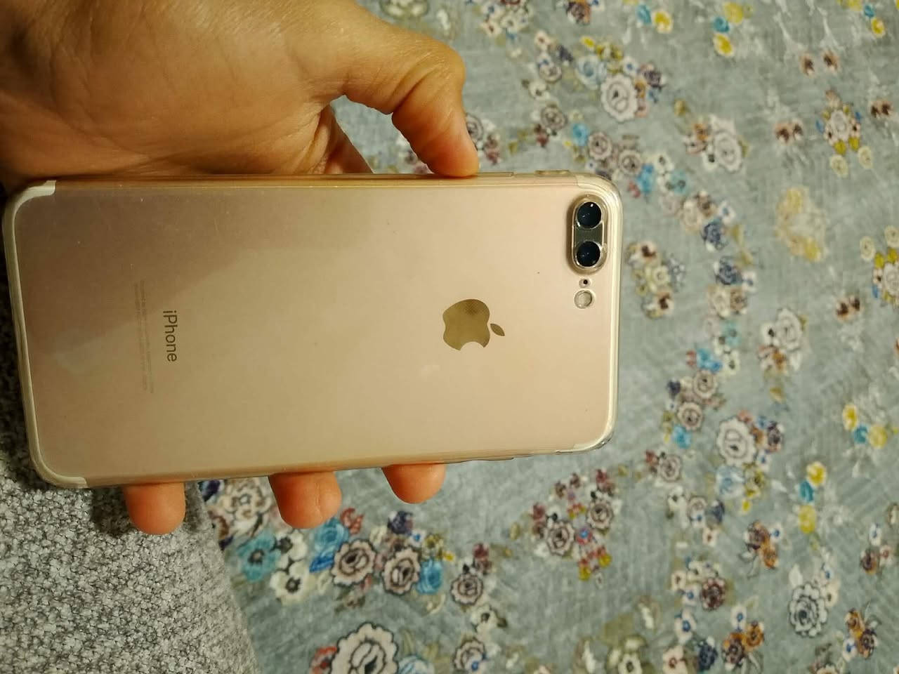 سلام عليكم جهاز للبيع ايفون ٧ بلاس كامل مكمل  يوتيوب شغال ذاكرة ١٢٨ كامرة امامية خلفية  مابيهة اي شخط السعر ٩٥ وبي مجال مكاني  ديالى شهربان الاحمر  الرقم للاتصال ***********.
