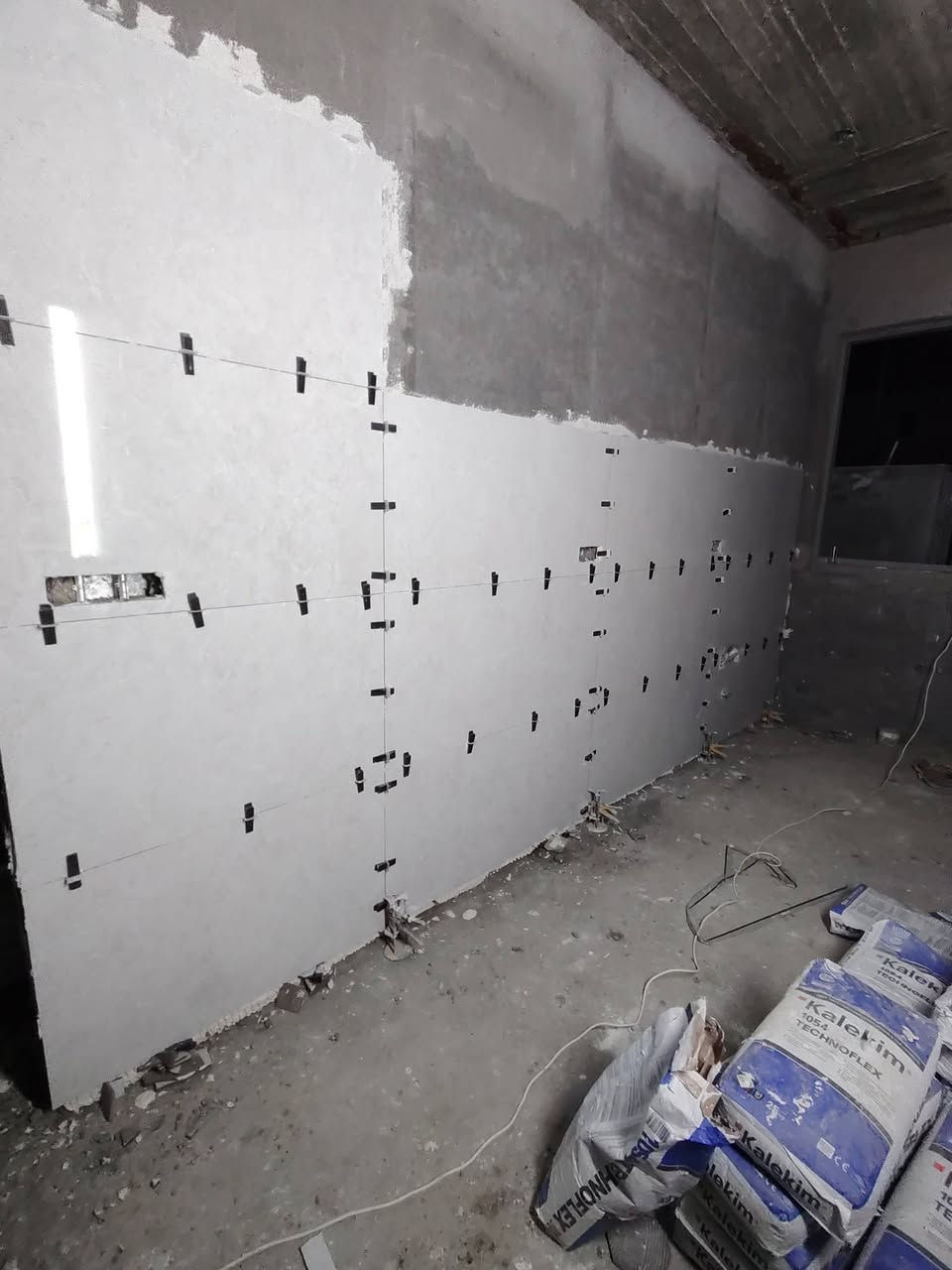 خلفة سرميك درجه اولى مرمر كاشي بورسلين الواح جدران وأرضية وجهات شغل 
 درجه اولى التزام بلعمل واسعار مناسبه متفرع في بغداد ***********
