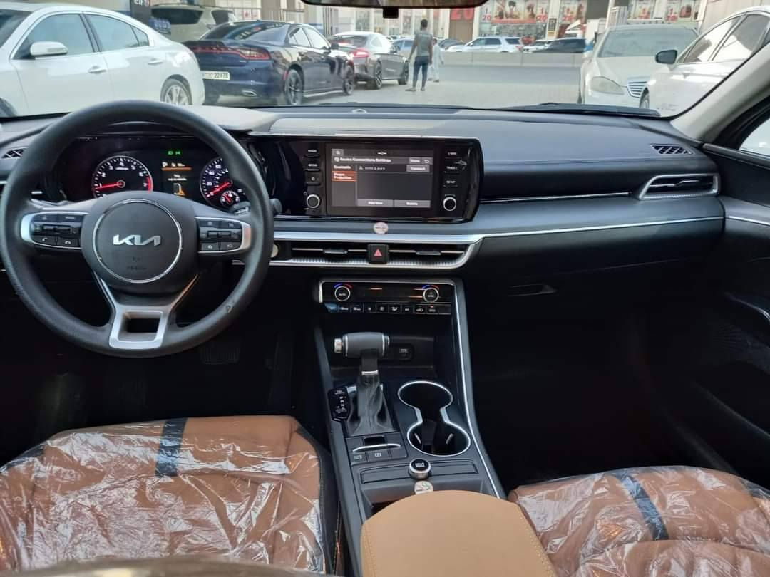 سلام عليكم 🙋
K5 موديل 2022  معوقين وكاله عامه ب اسمي سياره وارد أمريكي ضربته موضحه ب المنشور حلوه كلش بدون تبديل ماشيه 75حقيقي رقم ذي قار جاهزه للأخير. 
مكاني ناصريه
السعر 185
ستفسار أكثر ***********
*********** ناصرية, ذي قار
