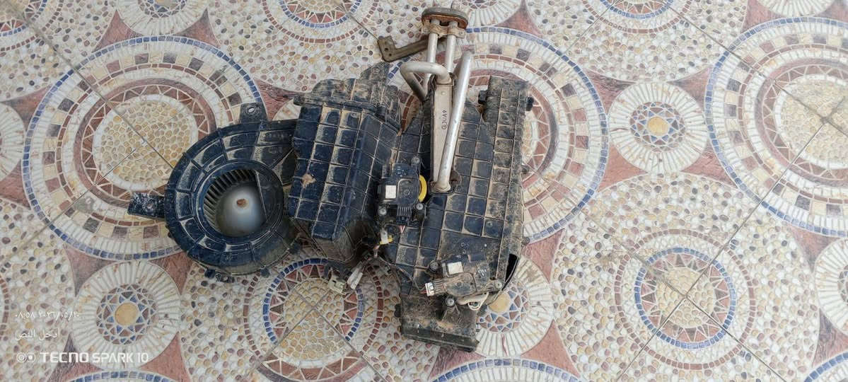 السلام عليكم إخوان غراض مال ستاركس تفصيخ  نضيفها للبيع
طبرباز خلفي    
تانكي كاز
بوري تبريد من أمامي الخلفي الطويل
تبريد خلفي كامل فريز وفان وكتفات كامله كبسه وحدة 
مكان لأغراض نجف  استفسار اتصل على الرقم  ‏‪***********‬‏
