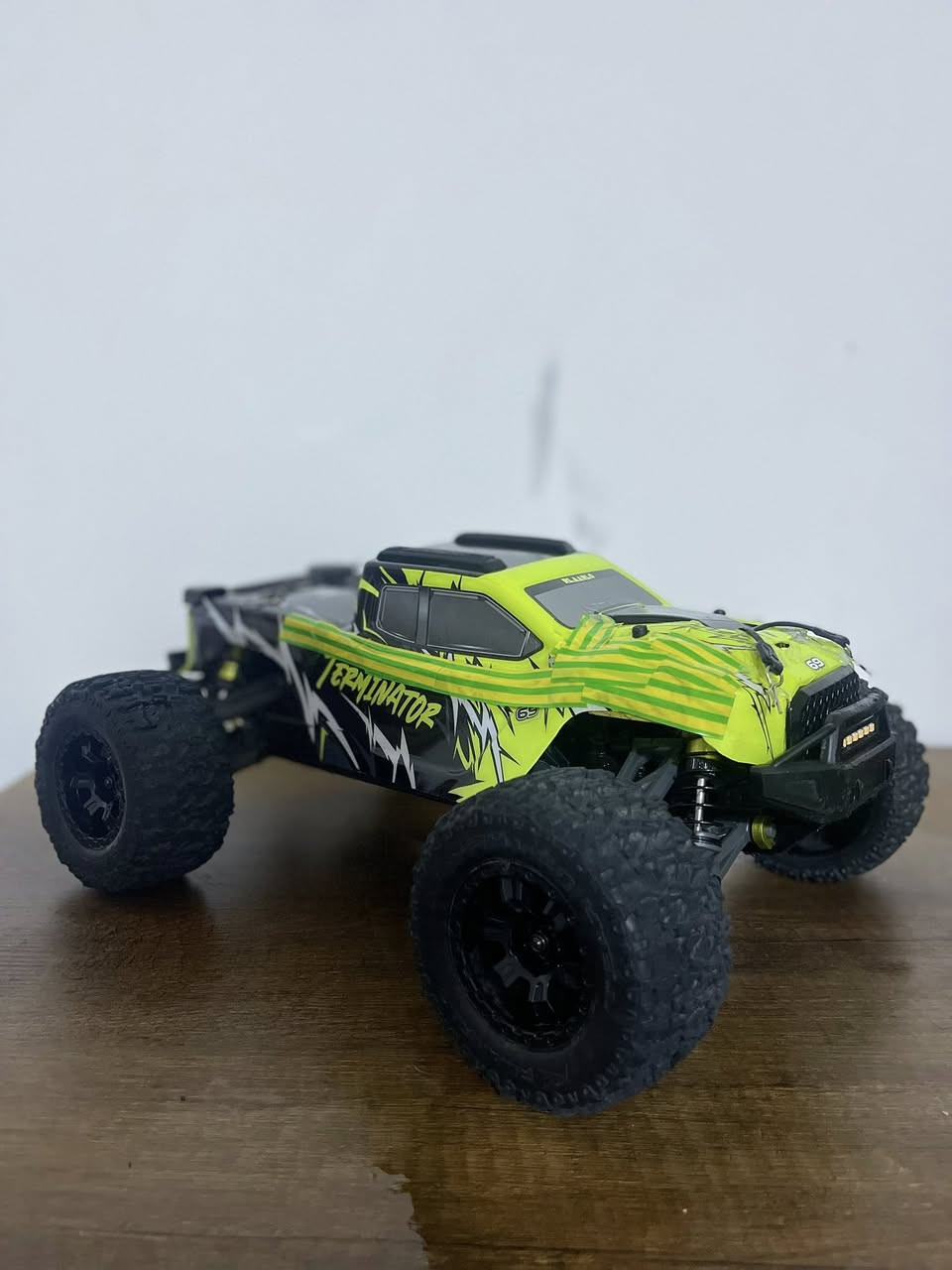 السلام عليكم
Relarlo 1/10 مستعمل 
للبيع


**إذا كنت صاحب هذا الإعلان وتريد حذفه لأي سبب، رجاءا أرسل رسالة إلى الدعم الفني**