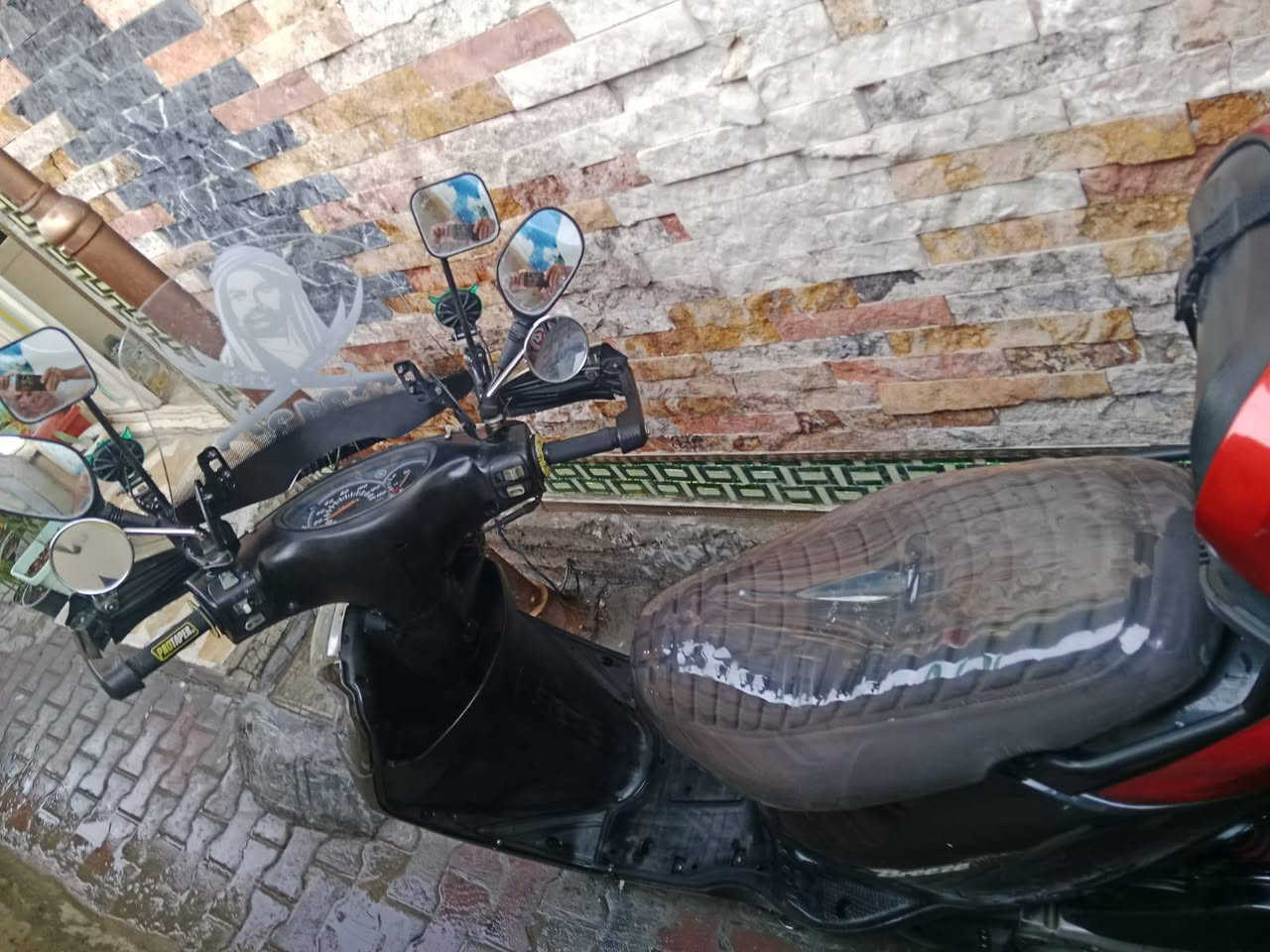 السلام عليكم
دراجه للبيع نوع بريز مكينه ما مفتوحه نضيفه زوج تايرات جدد دراجه نضيف 
عنوان مدينة الصدر قطاع 10 
رقم  ***********
