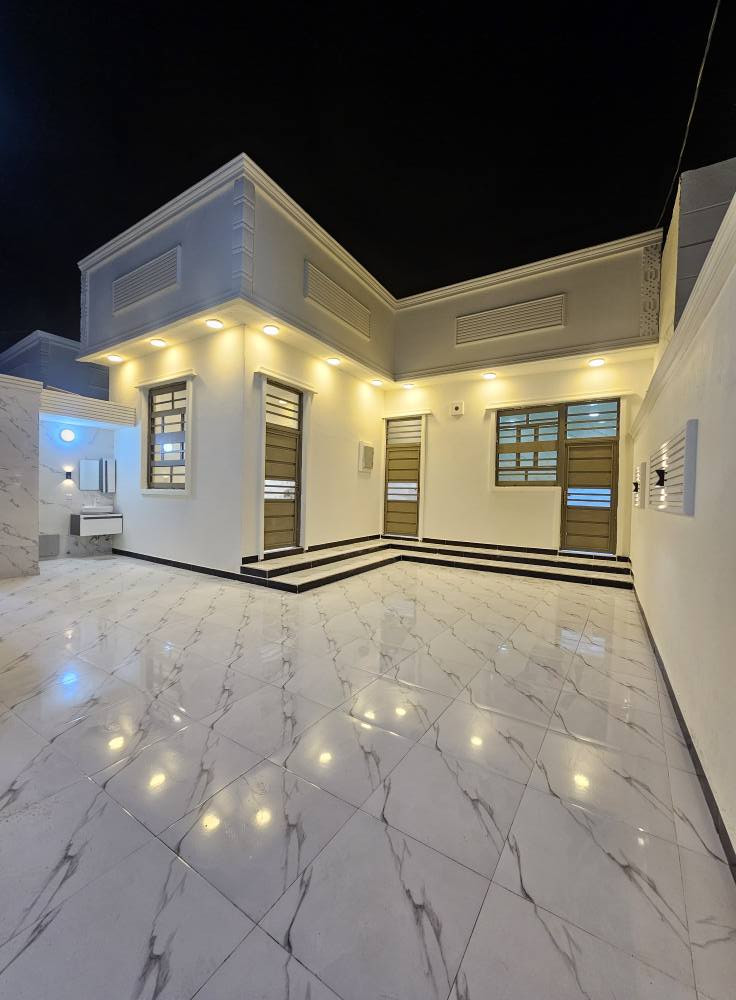 يتوفر بيتين للبيع في موقع هادئ ومخدوم.
🔹 مساحة كل بيت: 250 متر
🔹 نوع الملكية: طابو زراعي عراقي
🔹 بناء حديث درجة أولى وجاهز للسكن
مواصفات كل بيت:
3 غرف نوم
صالة كبيرة
مطبخ
ديوانية
صحيات
كراج كبير
حديقة
المميزات: ✔ جميع الخدمات متوفرة (ماء – كهرباء – أسواق – مدارس)
✔ شارع تبليط بعرض 11 متر
✔ موقع مناسب وهادئ للسكن
📍 العنوان: البصرة / أبي الخصيب / محيلة
💰 السعر: 130 مليون للبيت
✔ السعر قابل للتفاوض
🔹 متوفر البيع بيت واحد أو البيتَين حسب رغبة المشتري
📞 للاستفسار الاتصال على الرقم:
*********** البصرة, العراق
