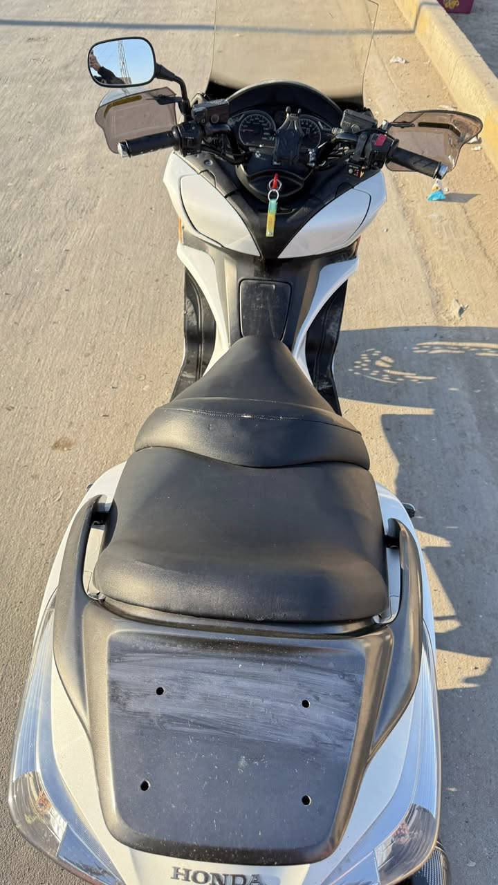 السلام عليكم من رخص الدمن سلفر ونك 600جيتي المحرك مكفول الكفرات مصبوغه شلعه معدل 190 خير من الله ممتواجد عل فيس 
***********
***********
