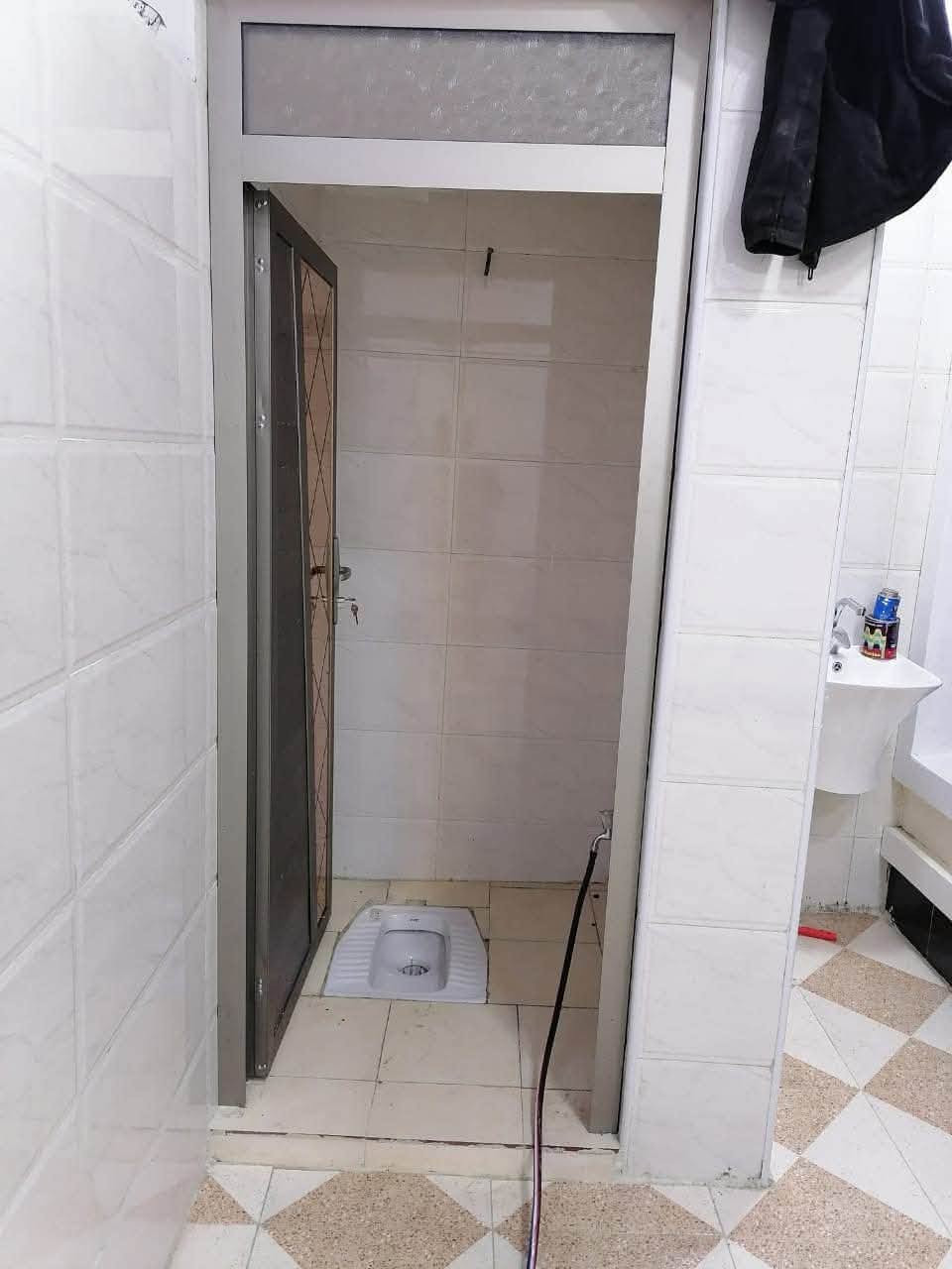 السلام عليكم بيت 100متر  5*20طابق ونص الزعفرانية بيت بنية فرع 5يسار بناء درجة اولئ سند25 معروض 118وبي مجال حاليآ البيت مؤجر 500الف للاستفسار ‭***********‬
