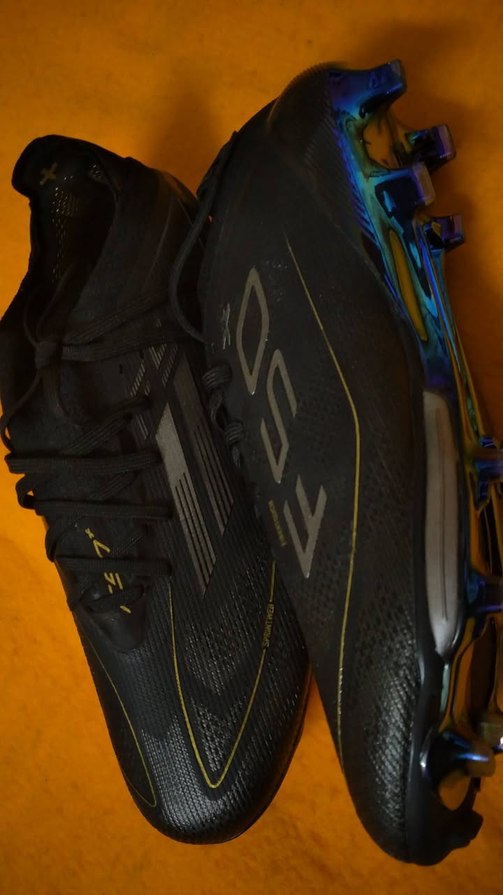 حذاء رياضي أديداس أصلي صنع فيتنام قياس أوربي 43 أعتقد يلبس 42 فقط. غير مستخدم توصيل متوفر تواصل خاص


**إذا كنت صاحب هذا الإعلان وتريد حذفه لأي سبب، رجاءا أرسل رسالة إلى الدعم الفني**