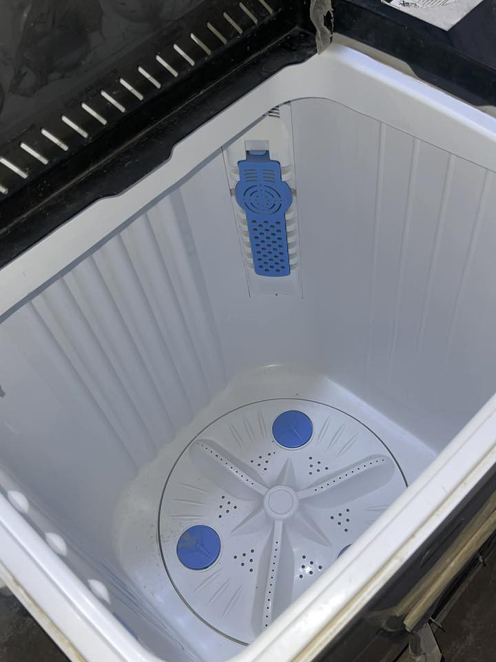 غراض مستعملة درجه اولى جديدات
1- ثلاجة جديدة
2- غسالة جديدة
3- سبلت 2 طن 
4- طباخ 4 عيون كلش جديد 
5- مبرده نظيفة

#بسعر_مناسب 
للاستفسار الاتصال على
اتصال خط او واتساب

***********
