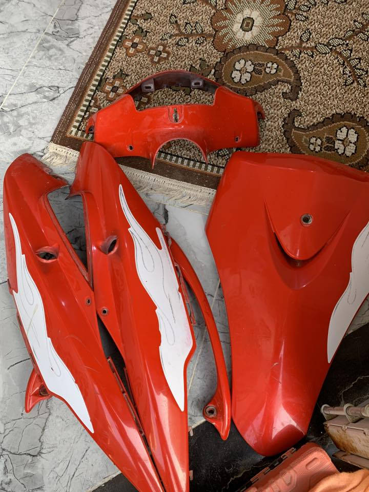 ض ماكس للبيع كفرات بلاد حتى السبايدر ياماها ياماها مصبوغ حراري احمر لزكه بلاديه يدات بلاد تعلاكه بلاد كابريتر حسين سهم شغااله شرط دبلات بلاد واقيه كاربون كلشي وسعرا اليحب ماختلف ويا مااحتازهن حط سعرك وبخدمتك او تراسلني خاص سماوه صياغ ***********
