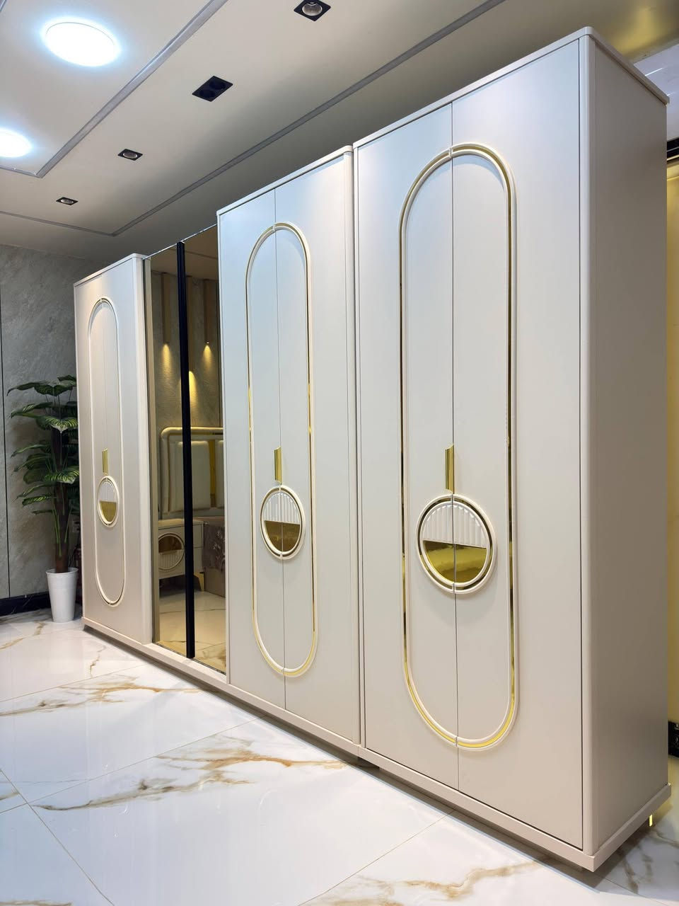 بعض القطع الفنية لاتحتاج الى وصف .😍.
فجمالها ودقة ابداعها يغني عن كل الكلام...,😍
 تركي  اصلي المنشأ بتصميم راقي يحقق كل ما تتمناه🥰
🌷كل هذا تجدوه لدينا🌷

#اثاث_عصري #اثاث_كلاسك #موديلات #فخمه 

✨ مــــجمع  السند يقدم لكم غرف نوم  

        

كل ما هوا جديد ومميز تجدونه  مجمع السند😍

العنوان تكريت شارع الزهور مقابل احمد العبيدي........

          لسنا الوحيدين لكننا الافضل 😍
الاستفسار اكثر يرجى مراسله الصفحه او الاتصال بالأرقام التاليه 
***********

***********
