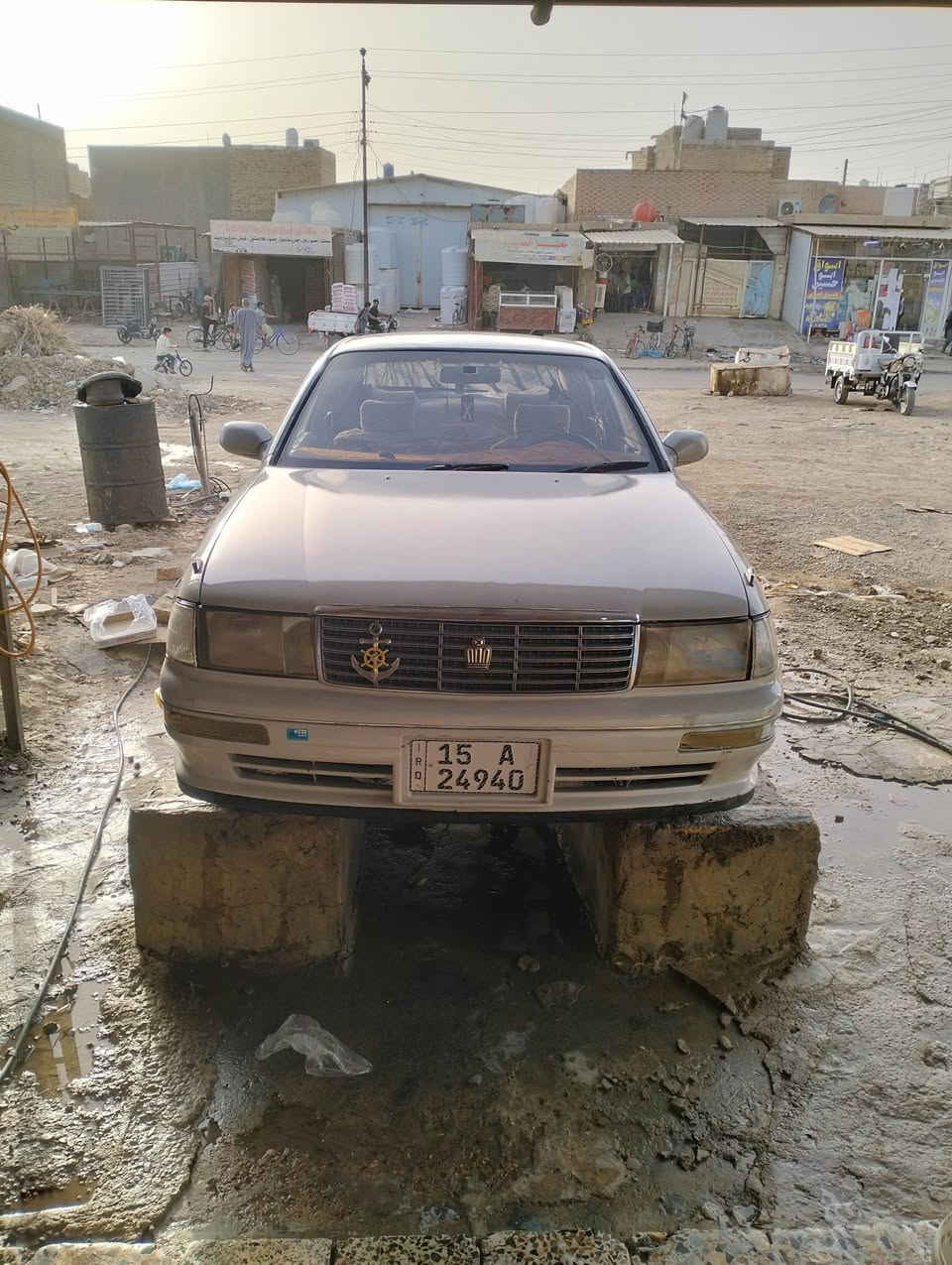 سلام عليكم سياره كرون بطه جاهزه من كير مكينه حداديه
دخم تاير مكفوله من كصه عيب شرعي مكفوله من صوليات سنويه تنتهي 2030.  سعر 55   راقم تلفون ***********
