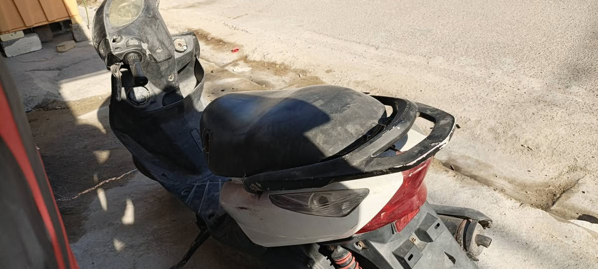 سلام عليكم دراجه ثعلب 🦊 كابريتر شغاله كلهه من الالف للياء بس متروكه عوزهه 3شغلات باتر تعبان ولجعمقه مال هندر ولكفر الامامي موجود بس مفطر دراجه نعومه وشلعه ومعدل خير من الله بس دراجه متروكه بحيث حته تايرهه لخلفي نازل وخالع 

بيع او مراوس


**إذا كنت صاحب هذا الإعلان وتريد حذفه لأي سبب، رجاءا أرسل رسالة إلى الدعم الفني**