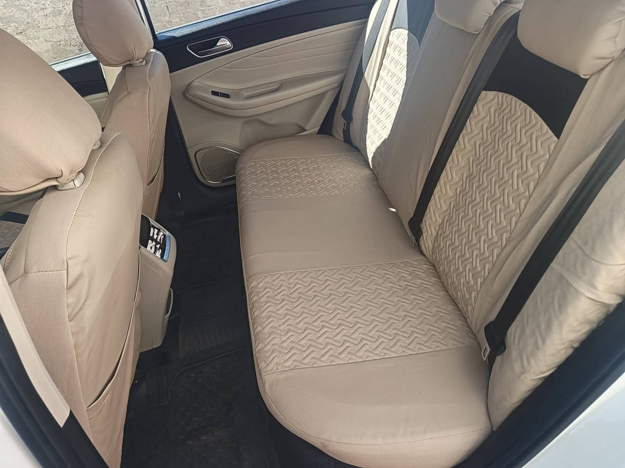 🚗 شيري اريزو 5 موديل 2024 للبيع
فئة نص مواصفات
بيها كشنات جلد، واني مغلفها قماش جلد واضافة الارضية مغلفها شمع ومحافظة عليها
مخلي بيها درع محرك كامل من جوه
سنوية باسمي
بيها كوبون بانزين
ماشية 29 ألف
بضمان الشركة
رقمها أربيل
بيها ضرر خفيف (باب + جام لغ + دوسة) 
عندي صورة الحادث، الباب مبدل بلادي والجام لغ بدون معجون
المكان كركوك
الجاد بس يتصل: ***********
