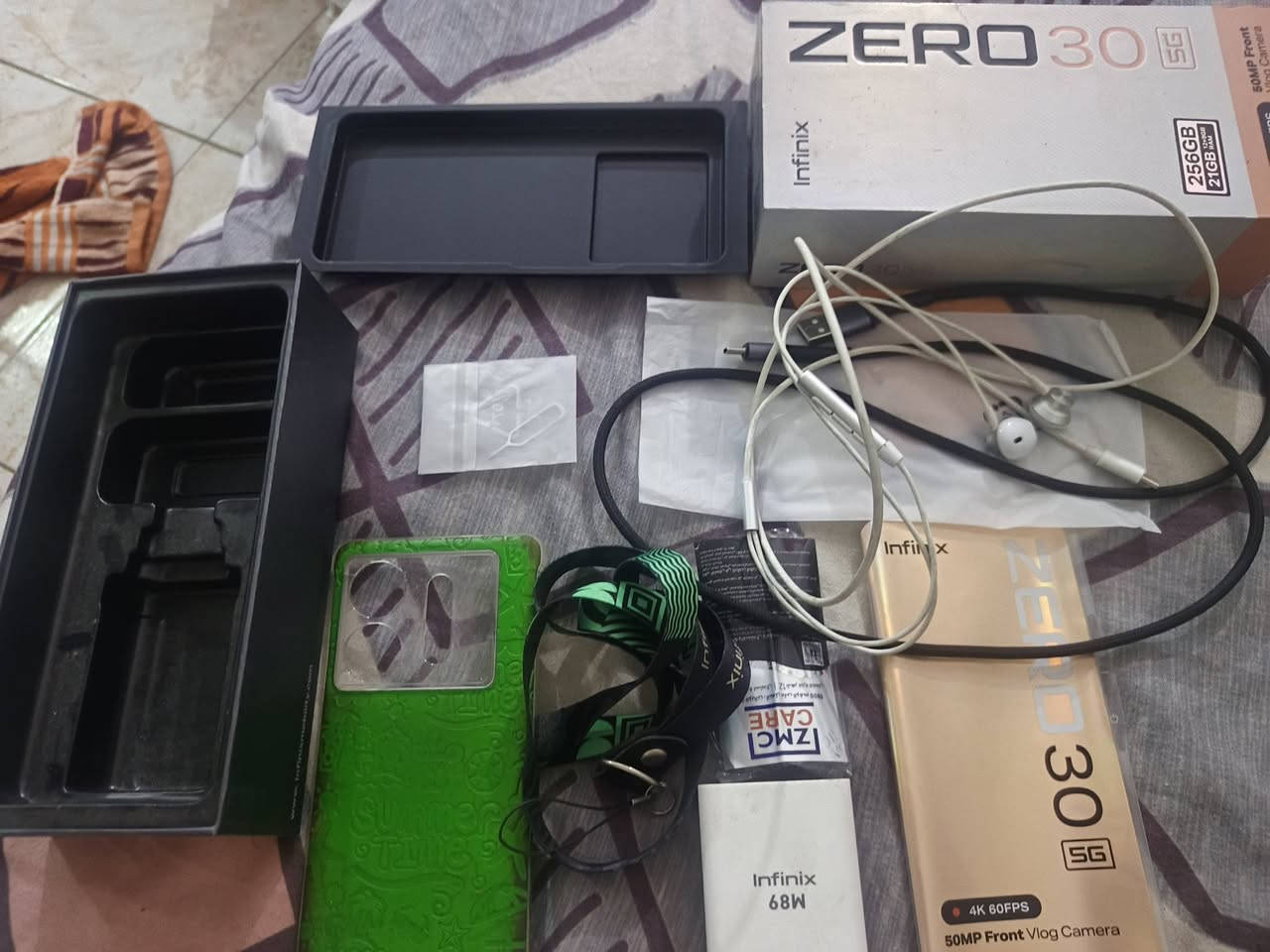 انفينيكس Zero 30 اخضر ضبابي 256 جيجا 8+8 رام ( 12)
الشاشة : 6.78 إنش 

الذاكرة: 256 جيجابايت 

الرام : 8+8 جيجابايت 

الكاميرا الرئيسية : 108 ميجابكسل 

البطارية : 5000 أمبير 

الشبكة : 5g

المعالج :Mediatek Dimensity 8020

الملحقات: الشاحن المرفق الأصلي السماعه الأصلية القلاده الاصليه ملحقات كفر اصلي لزكه اصليه (كامل الملحقات) إستخدام بسيط جهاز نظيف جدآ 
السعر النهائي مع التوصيل لكل مكان في العراق ٢١٠ ألف اخوان بدون احراج سعر ثابت


**إذا كنت صاحب هذا الإعلان وتريد حذفه لأي سبب، رجاءا أرسل رسالة إلى الدعم الفني**