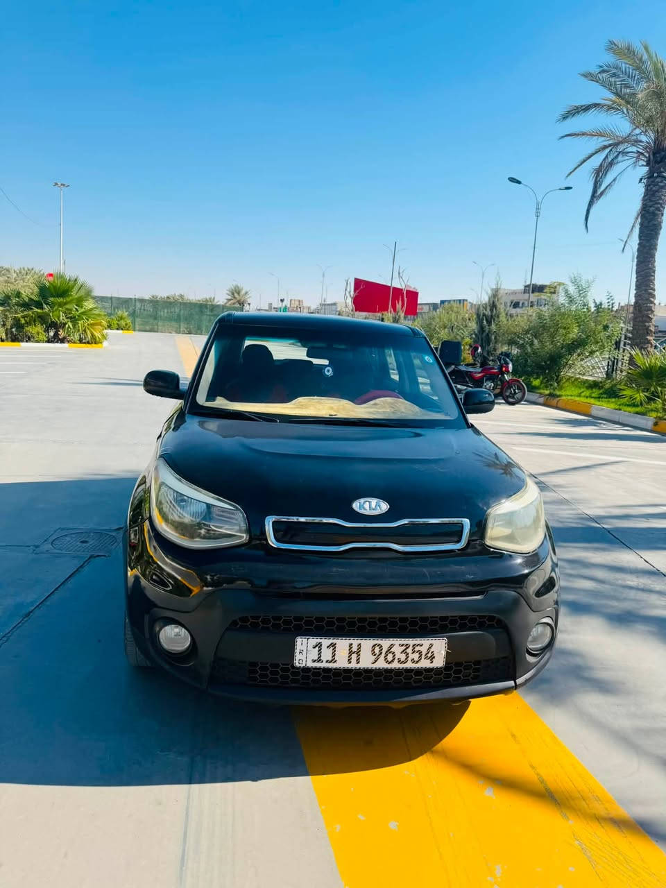 سلام عليكم 
كيا صول موديل 2019
مواصفات نص فول 
رقم بغداد الجديد 
هزة جديدة 
فحص جديد 
كير مكينة بشرط 
السيارة بيها صبغ بدون ضربة 
بدون دواخل 
بدون ايرباك 
السونار بل منشور 
مكان السيارة ديالى بعقوبة الجديدة 
السعر 95 $ وبيها مجال 
الاستفسارات اتصال او واتساب ***********
