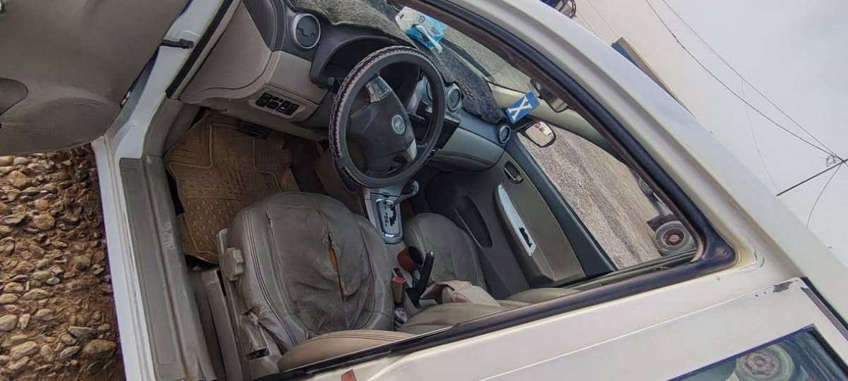 السلام عليكم سياره بي واي دي موديل 2013 مكفولة من مكينه وكير وشاصي بيها شبر بارد ب الباب رقم قادسيه مداور ثاني يوم رقم لجديد سنويه ل 2030 السعر 65 وبيها مجال للشراي مكاني الديوانية قضاء عفك للاستفسار الاتصال ***********
