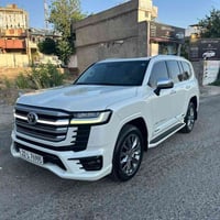 توێتا لاندگروزەر  VX لیمتید 66,000 km ڕۆشتوە  مۆدێل ٢٠٢٣ تەنها دوو جێگ...